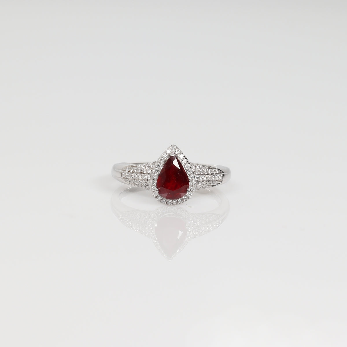 1.05ct Nature Pigeon Blood Ruby Ring